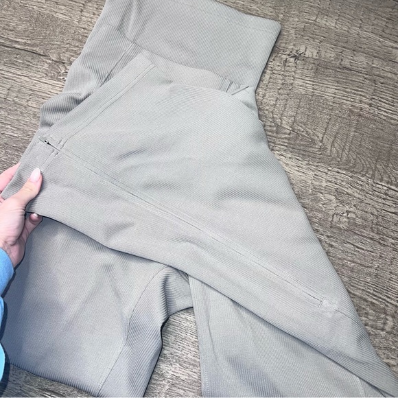 NWT Lululemon Brushed Softstreme Ribbed Zip Flared Pant 32.5" size 14 RVSN - Picture 5 of 7